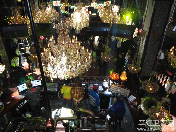 德国AD激情演绎山东临沂拿铁酒吧